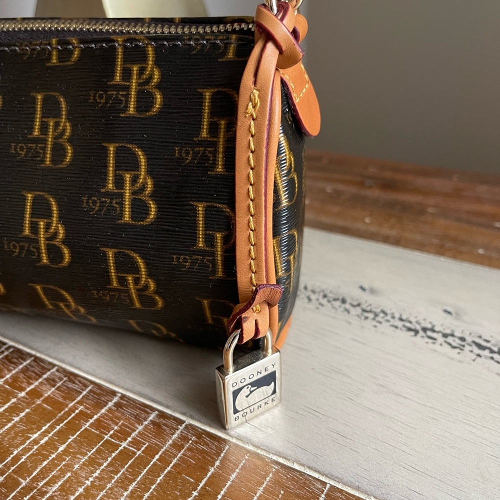 Dooney & Bourke Vintage Purse - Picture 3 of 6